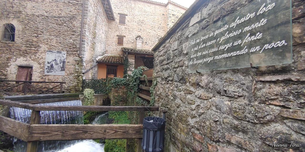 Nonna Tina In Centro Citta Apartment Foligno Exterior photo